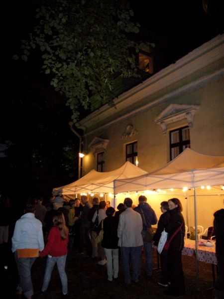 Tiedosto:T yo teltat.jpg