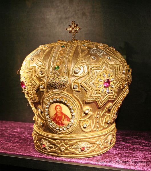 Tiedosto:Mitra01 hap.jpg