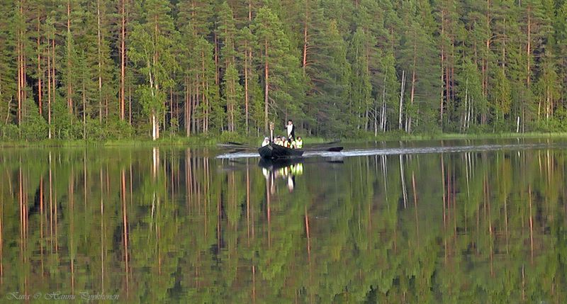 Tiedosto:Vaellus pyhiin kansi.jpg